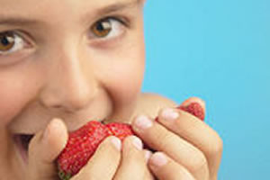 child eating strawberries 00012.jpg