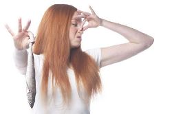 new4_Woman holding fish and plugging nose uid 1343072.jpg