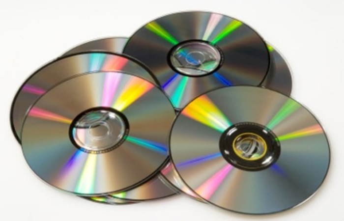 images_8_oldcds.jpg