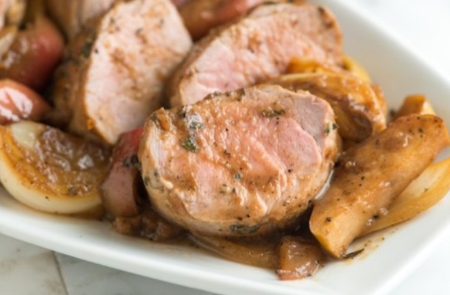 images_29_Pork-Tenderlion-Recipe-with-Apple-and-Onions-2-638x350.jpg