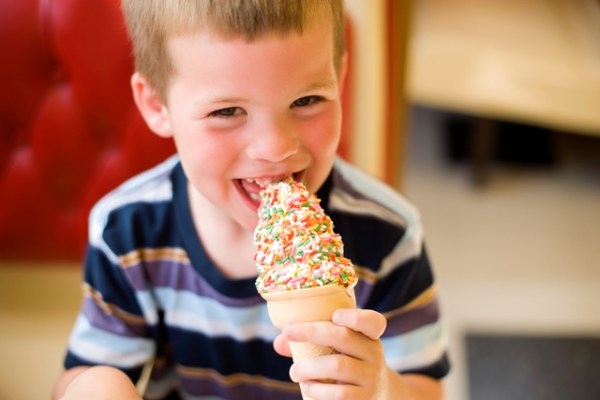 images_Boy-licking-ice-cream-cone-640x427-Credit-Creatas.jpg