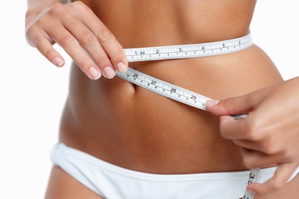 Οι ειδικοί της διατροφής απαντούν: Πόσο λίπος πρέπει να έχεις; Πώς θα χάσεις από την κοιλιά;