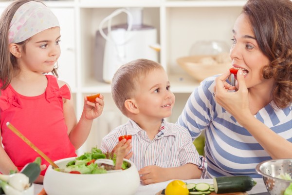 images_aaaKids-eating-veggies-600x400.jpg