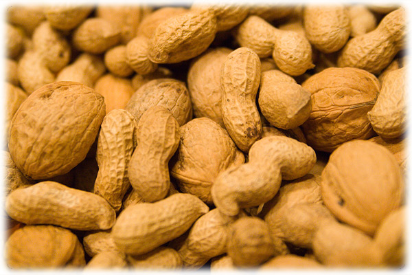 images_1012017_2_peanuts.jpg