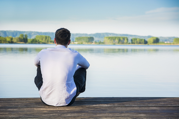 images_2612017_bigstock-Handsome-young-man-on-a-lake-i-90422543_600x.jpg