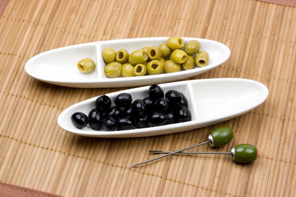 images_2822017_2_green-black-olives-e1364268331584.jpg