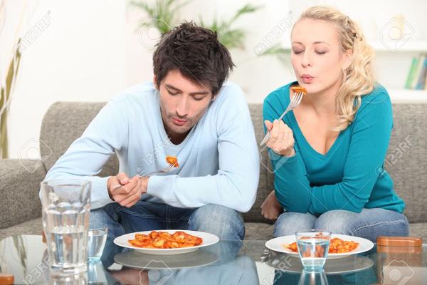 images_322017_2_couple_eating_dinner_grande.jpg