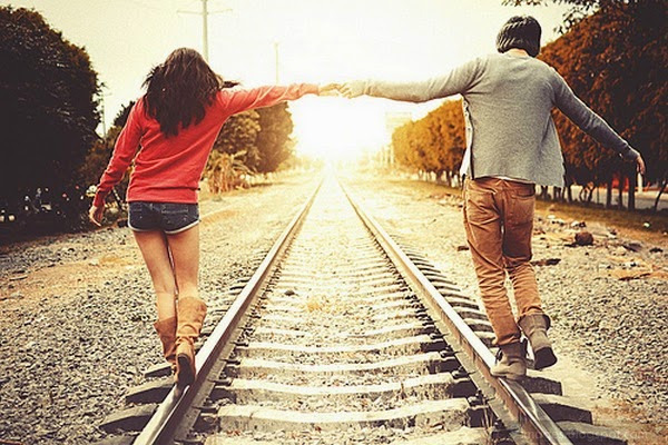 images_1432017_2_holding-hand-sunset-railway-track-couple-cute1.jpg