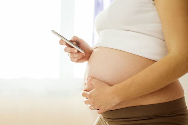 images_2732017_2_pregnant-woman-smartphone-app.jpg