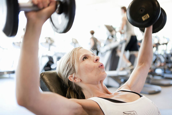 images_3132017_2_woman-lifting-free-weights-in-fitness-gym-assembly.jpg