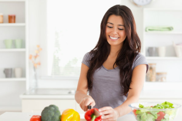 images_242017_2_woman-in-the-kitchen.jpg