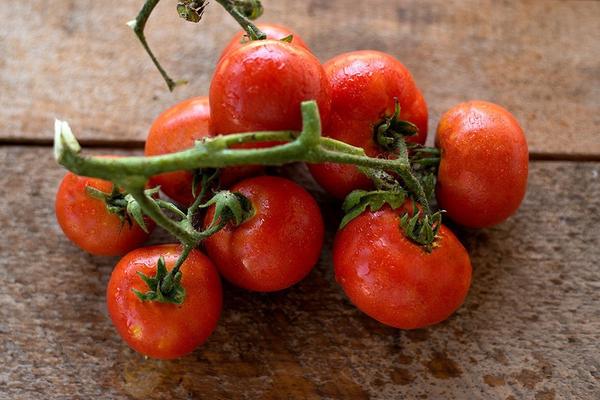 images_1852017_vegetables-sub-arctic-plenty-tomato-62-days-1_600x.jpg