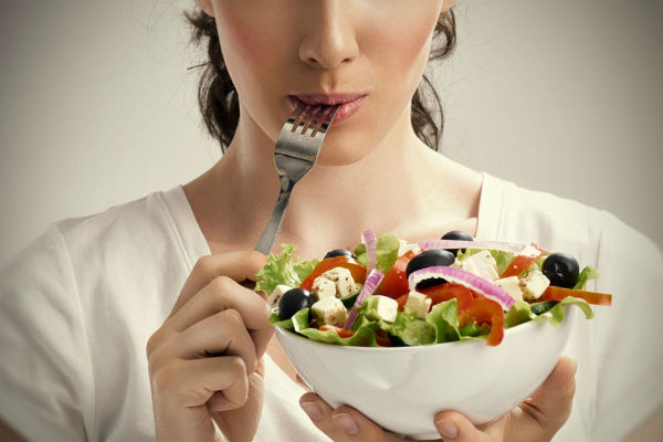 images_252017_healthy-eating-salad-woman.jpg