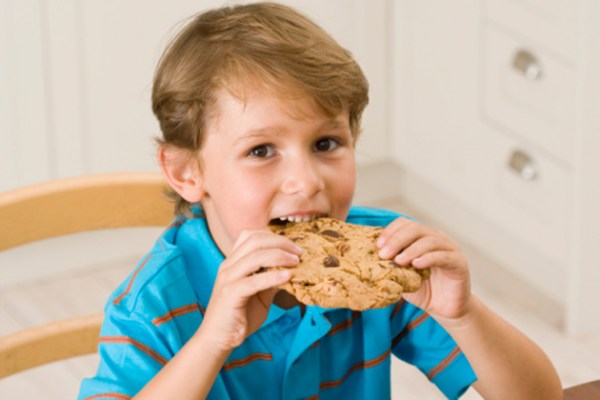 images_2062017_Kid-Eating-a-Cookie.jpg