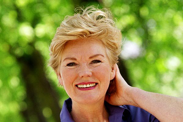 images_562017_2_short-hairstyles-for-older-women-pictures-40645.jpg