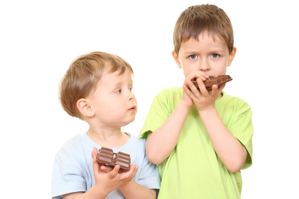 images_1872017_kids-eating-chocolate.jpg