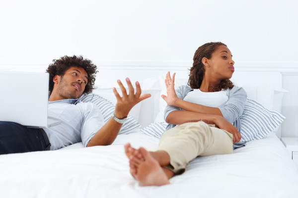 images_872017_African-American-Couple-Arguing-in-Bed-e1434783868762.jpg