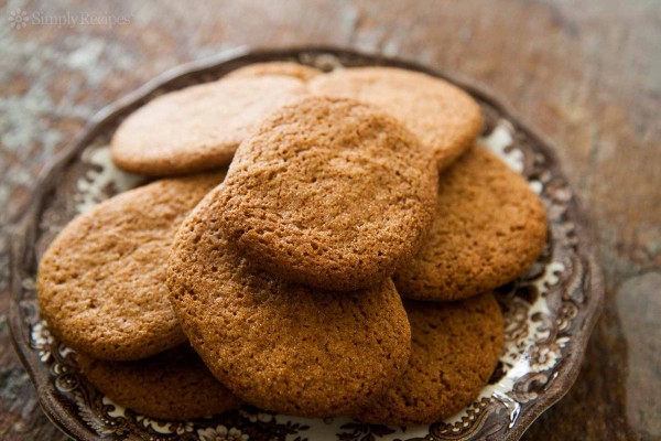 images_2482017_cinnamon-snap-cookies-horiz-a-1600-600x400.jpg