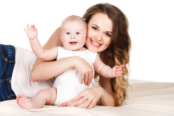 images_1592017_Young-mother-with-baby-HD-picture-02.jpg