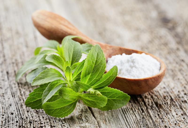 stevia-plant-powder-stevia-plant-powder-wooden-board-116237347.jpg